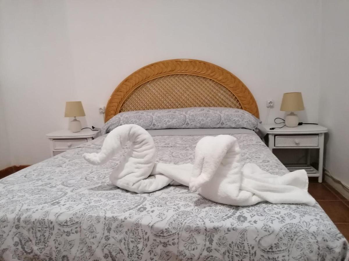 Habitacion Matrimonial En Un Bajo Bano Compartido Areas Compartidas Abades  Dış mekan fotoğraf