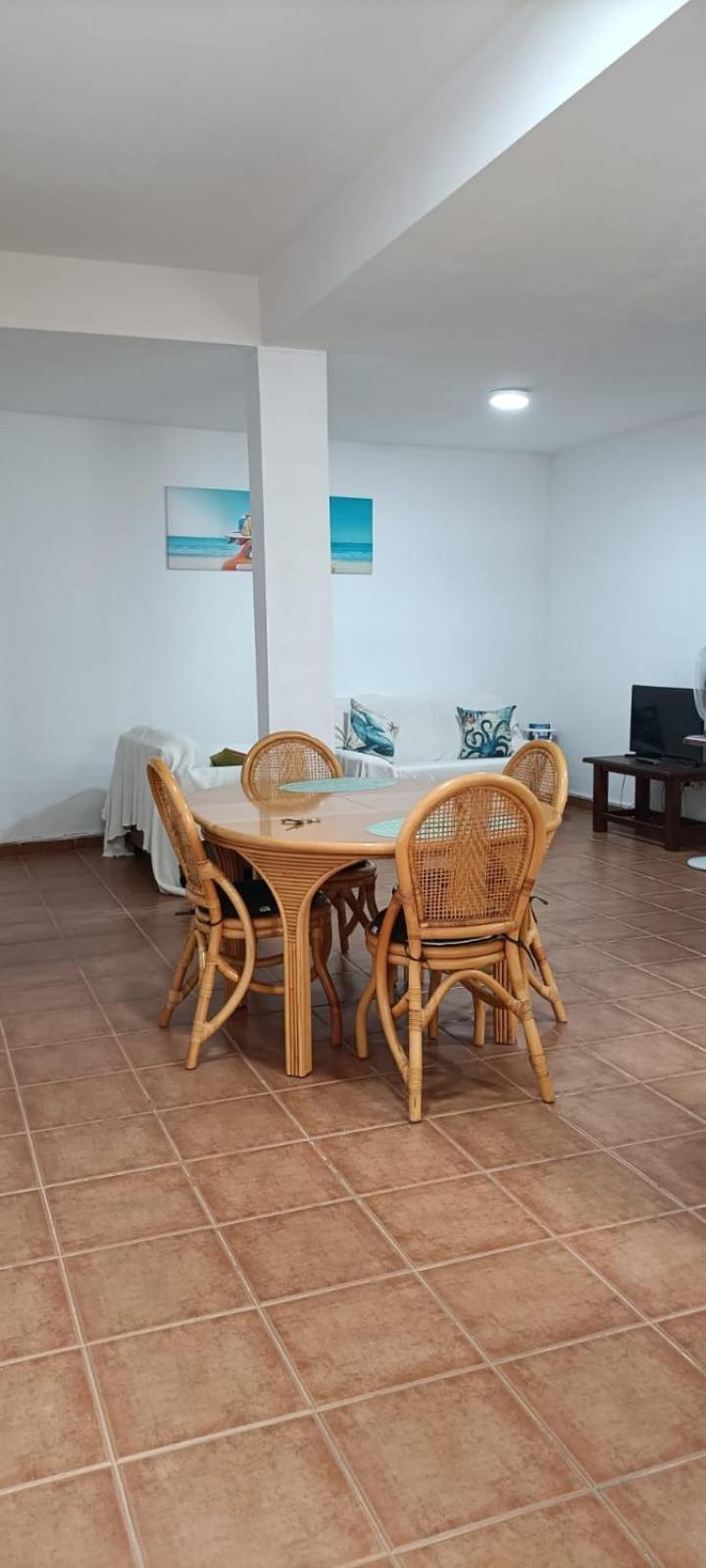 Habitacion Matrimonial En Un Bajo Bano Compartido Areas Compartidas Abades  Dış mekan fotoğraf