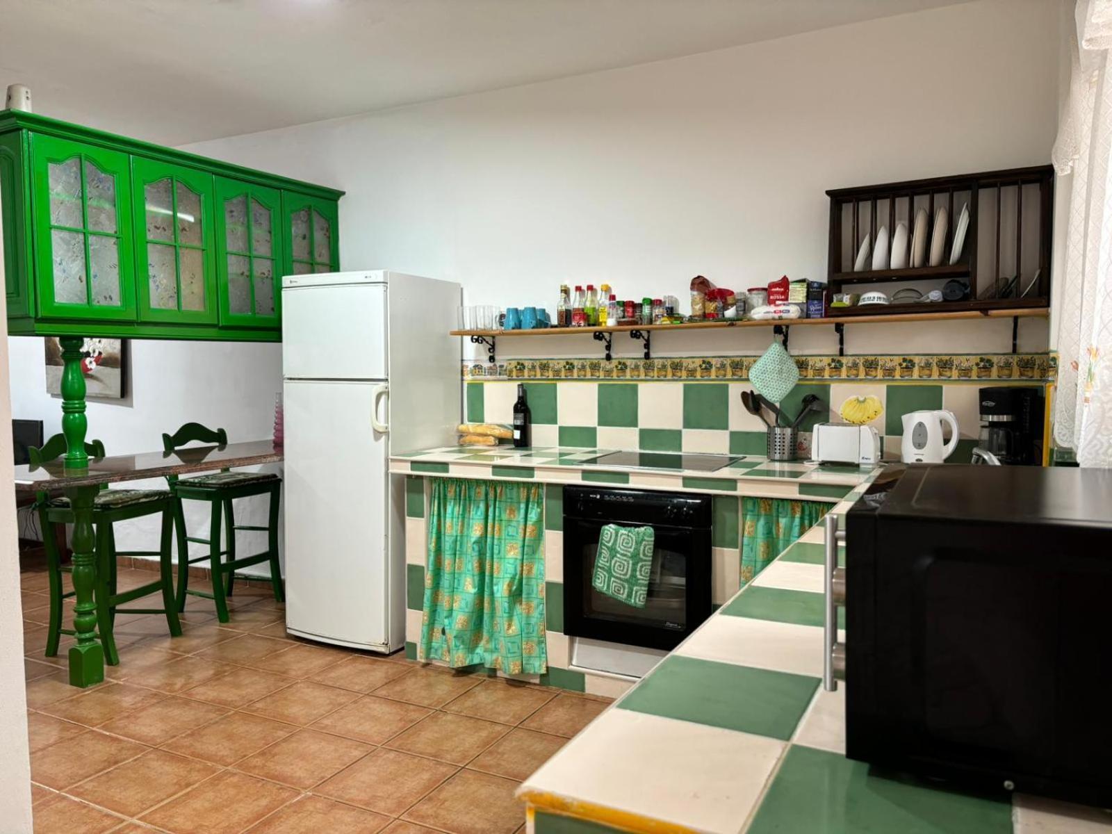 Habitacion Matrimonial En Un Bajo Bano Compartido Areas Compartidas Abades  Dış mekan fotoğraf