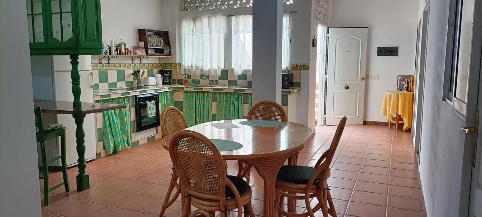 Habitacion Matrimonial En Un Bajo Bano Compartido Areas Compartidas Abades  Dış mekan fotoğraf